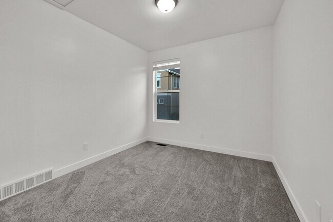 Building Photo - 2147 Kimber Ln