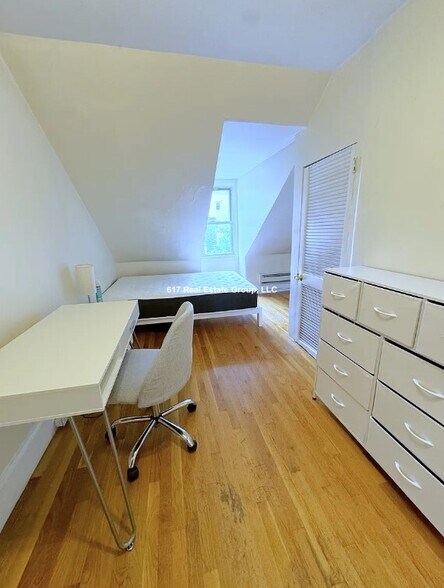 Building Photo - 216 Freeman St