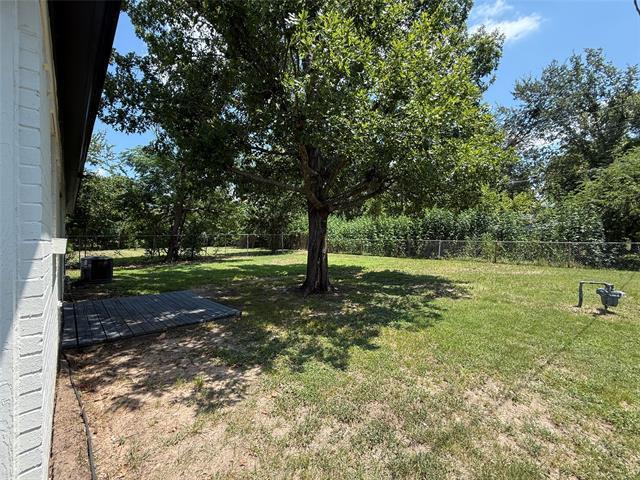 Building Photo - 14108 Spring Oak Dr