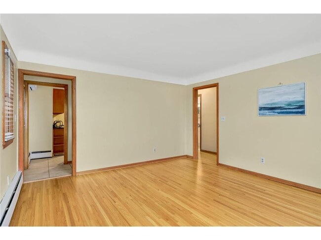 Building Photo - 2331 W Medicine Lake Dr