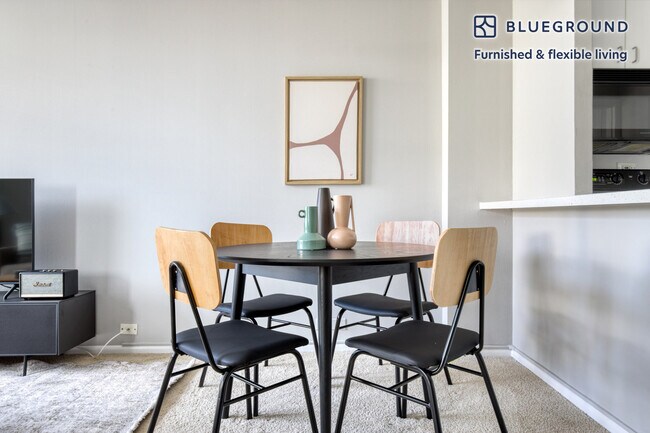 Building Photo - 3450 N Lake Shore Dr.