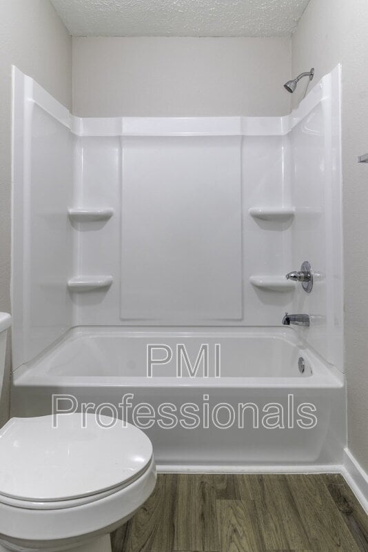 Building Photo - 123 Kingsridge Dr