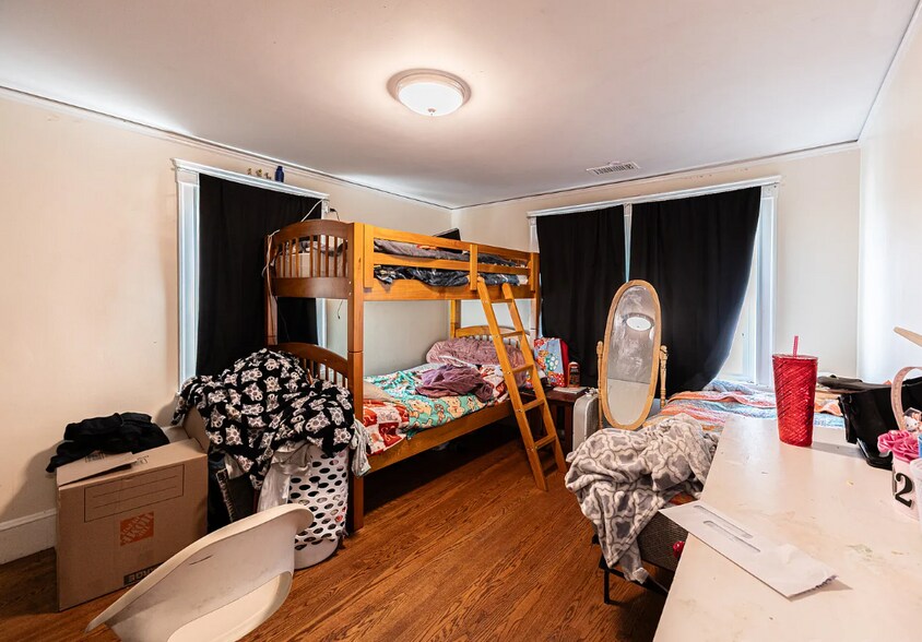 Building Photo - 224 Faneuil St