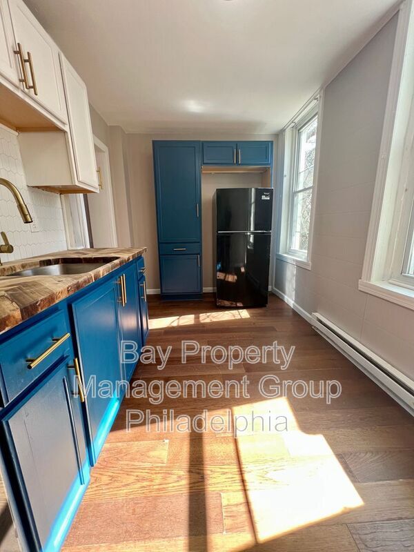 Building Photo - 2022 W Toronto St