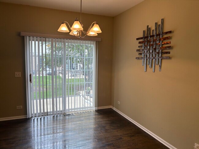 Building Photo - 394 Bay Dr