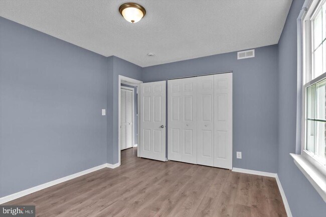 Building Photo - 100 Park Blvd