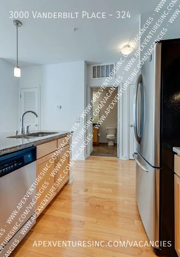 Building Photo - 3000 Vanderbilt Pl