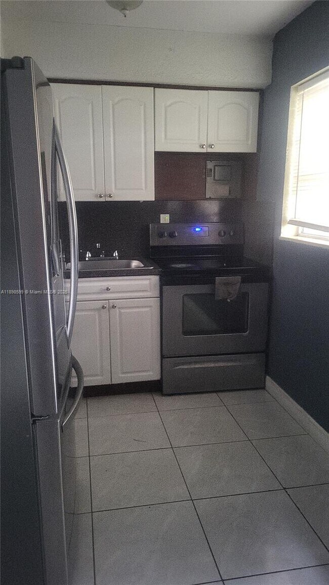 Primary Photo - 1220 SW 5th St