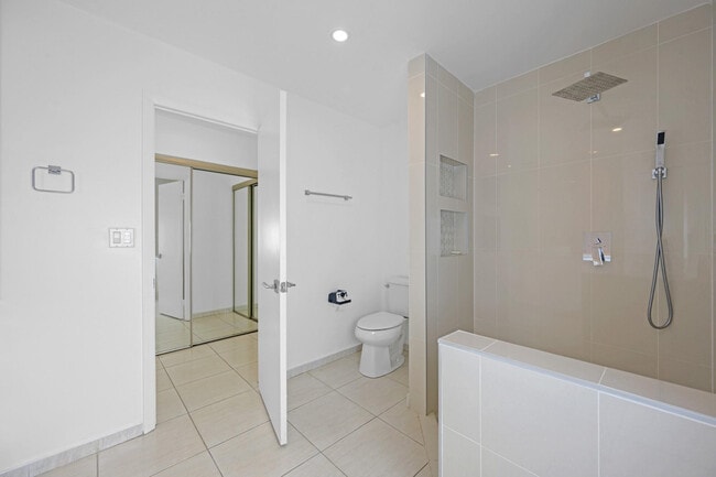 Building Photo - 9515 SW 118th Ct