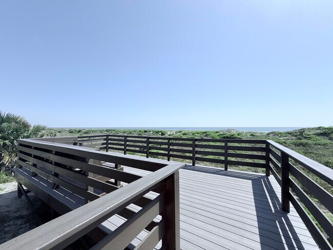 Building Photo - 5650 Jimmy Buffett Mem Hwy