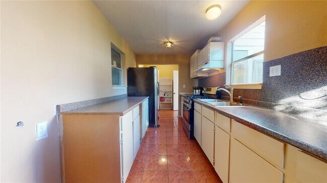 Building Photo - 17319 Jackson Pines Dr