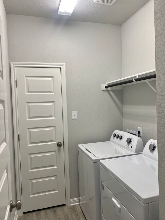 Building Photo - COMING SOON - MID MAY