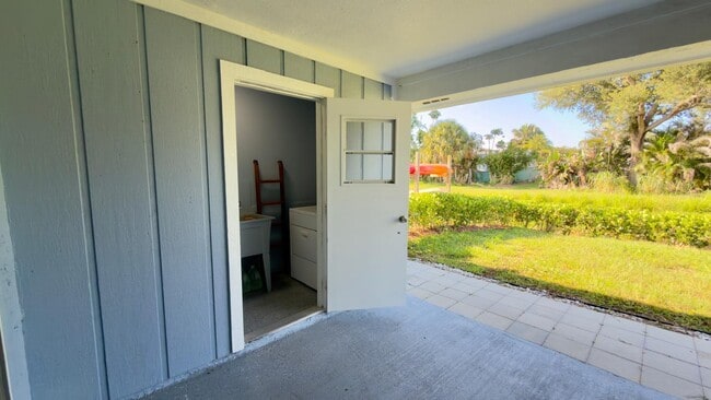 Building Photo - 4488 SE Salvatori Rd