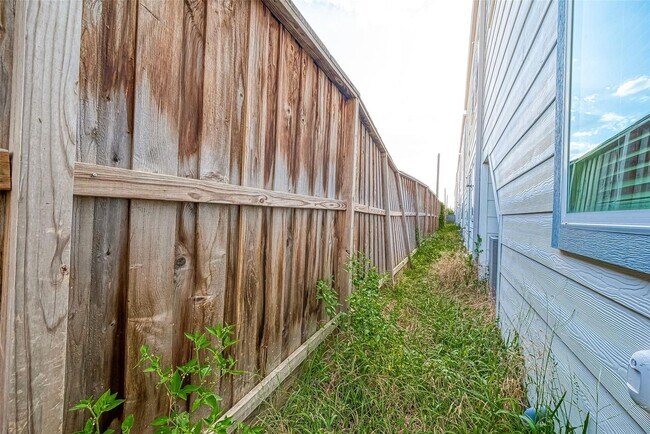 Building Photo - Exclusively Marketed by: Justin M. Dickey with CB&A, Realtors. For more information, please visit...