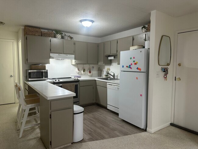 Building Photo - 1317 Harbor View Dr