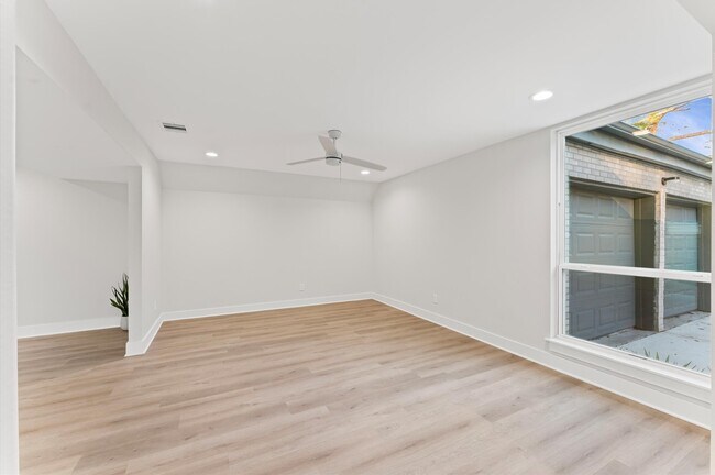 Building Photo - 10607 Overbrook Ln