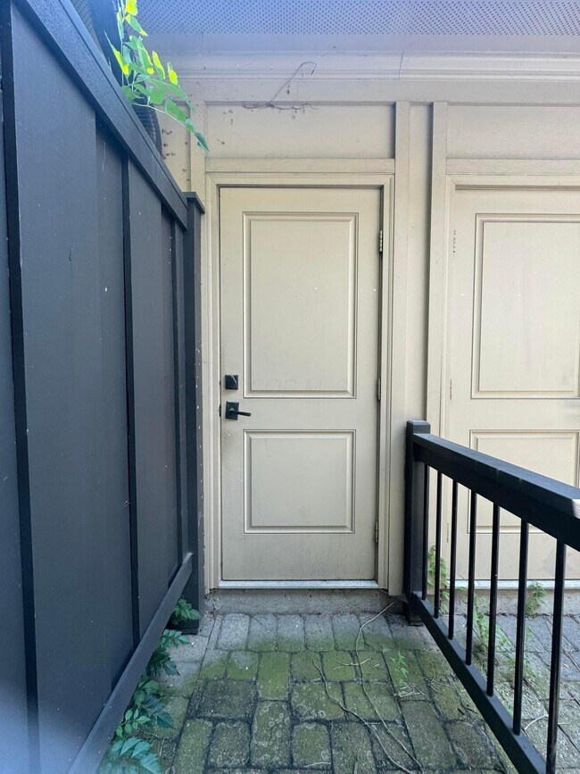 Building Photo - 71 N 5th St