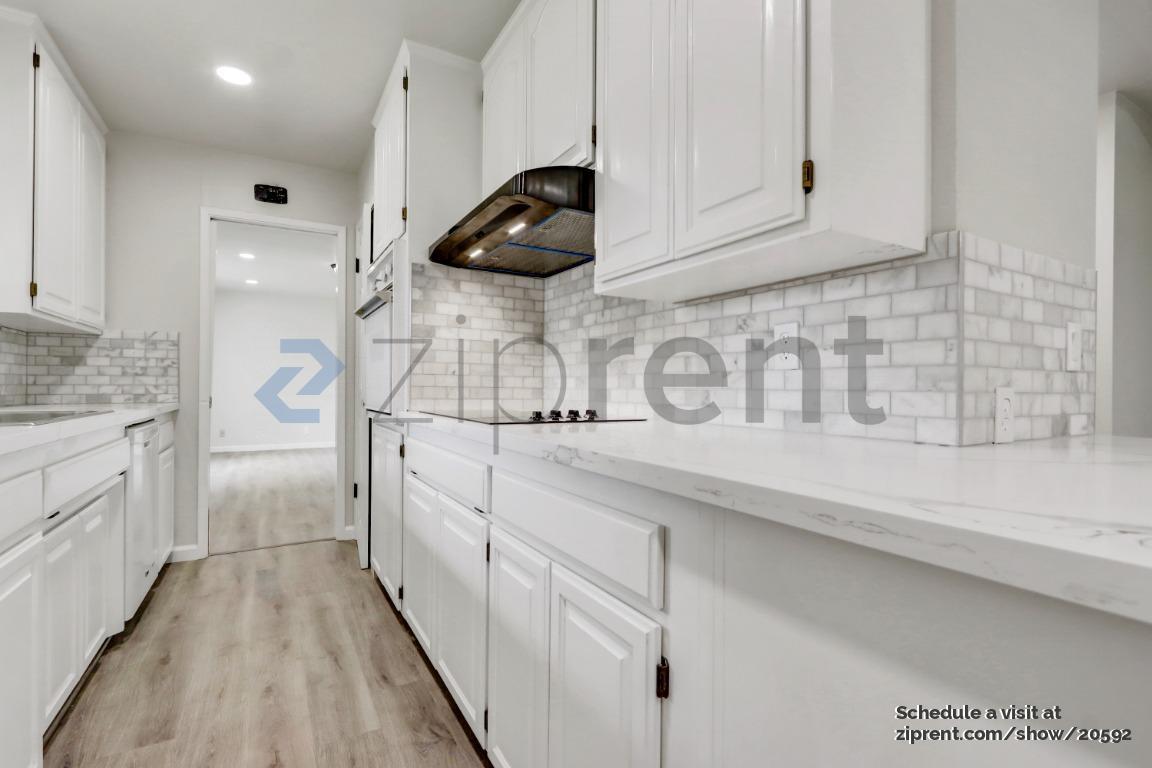 Building Photo - 9443 Acapulco Way