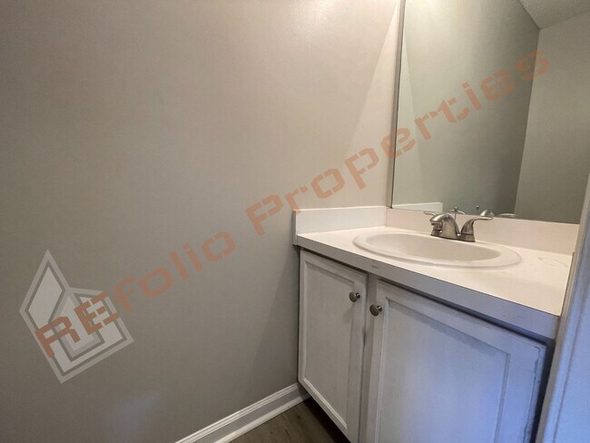 Building Photo - Charming 3-Bedroom Cul-de-Sac Home with Sc...