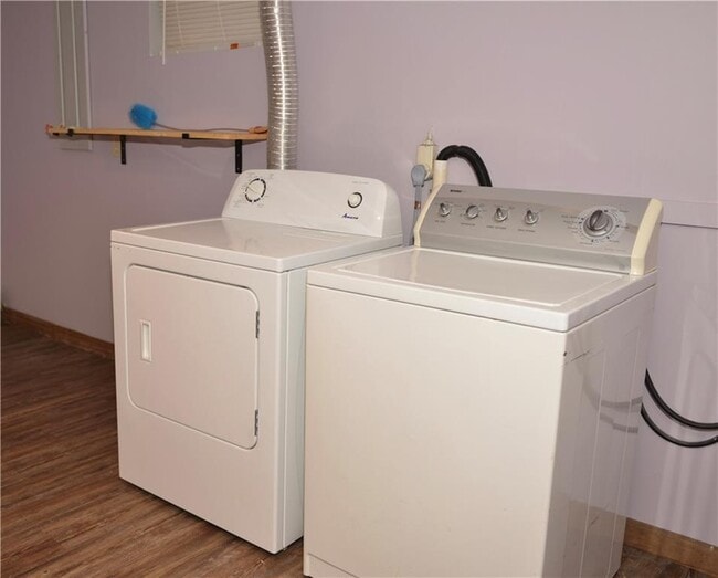 Building Photo - 85 Richard St