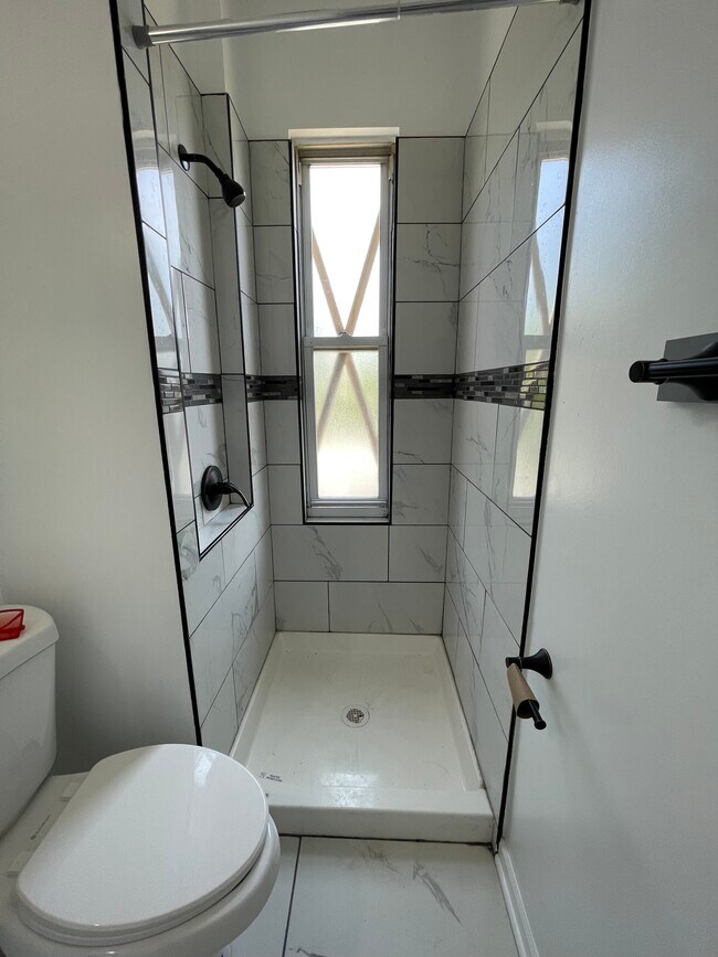 Building Photo - 3130 W Arthington St