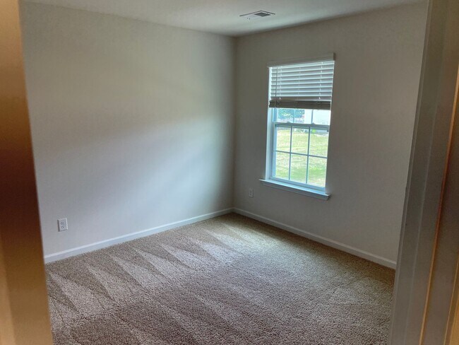 Building Photo - Complimentary Rent for a July ONLY Move in...
