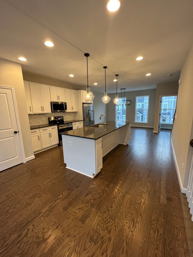 Building Photo - ***First Month Free*** Townhouse in Preston Lake