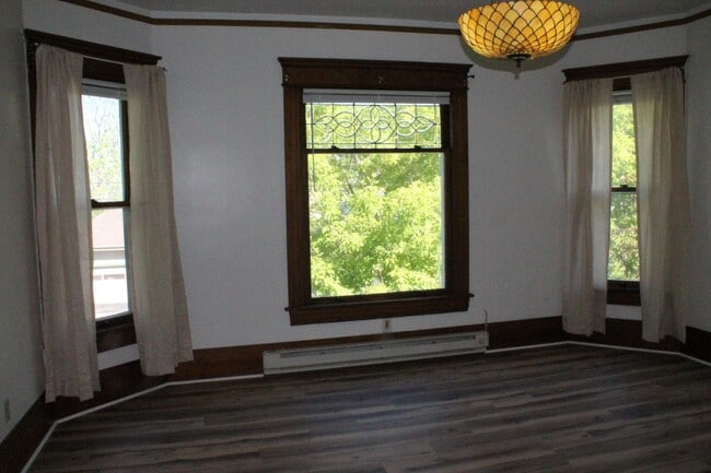 Building Photo - 3803 Military St