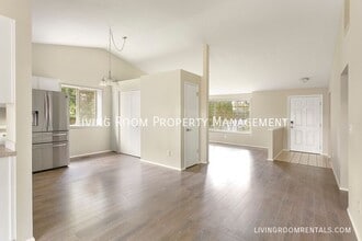 Building Photo - 8715 NE 109th Ct