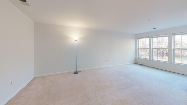 Building Photo - Spacious Family Three Bedroom Townhouse in Damascus! Pets Welcomed & Parking Included!