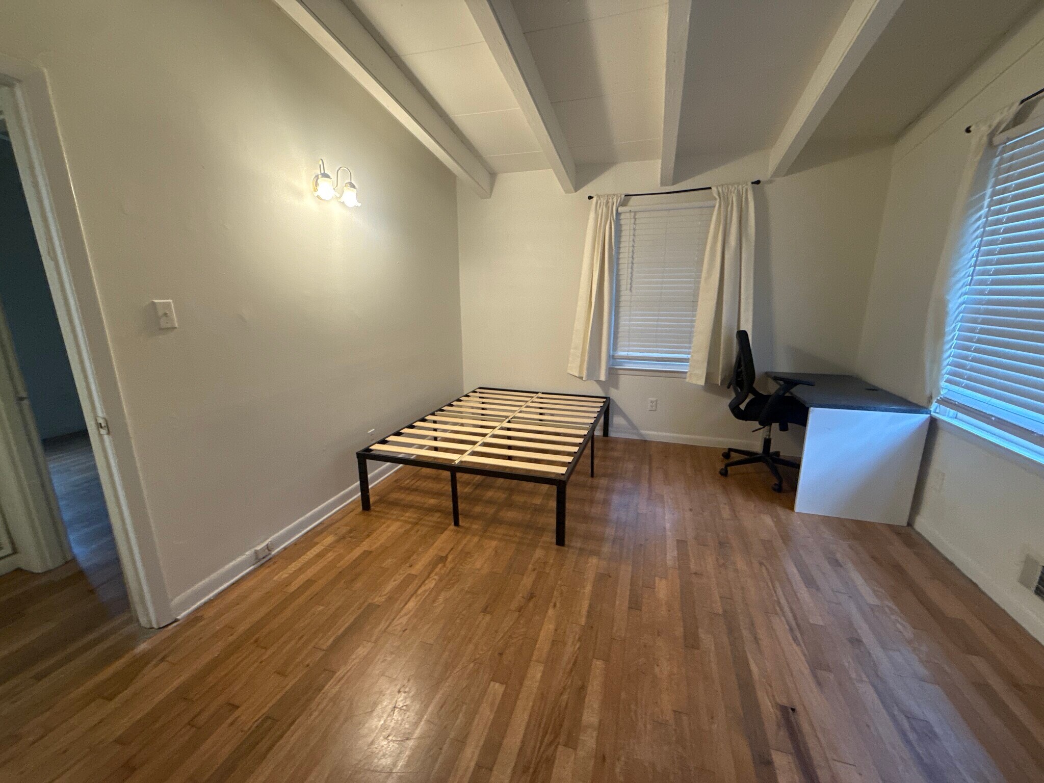 Building Photo - 1009 Hampton St NW