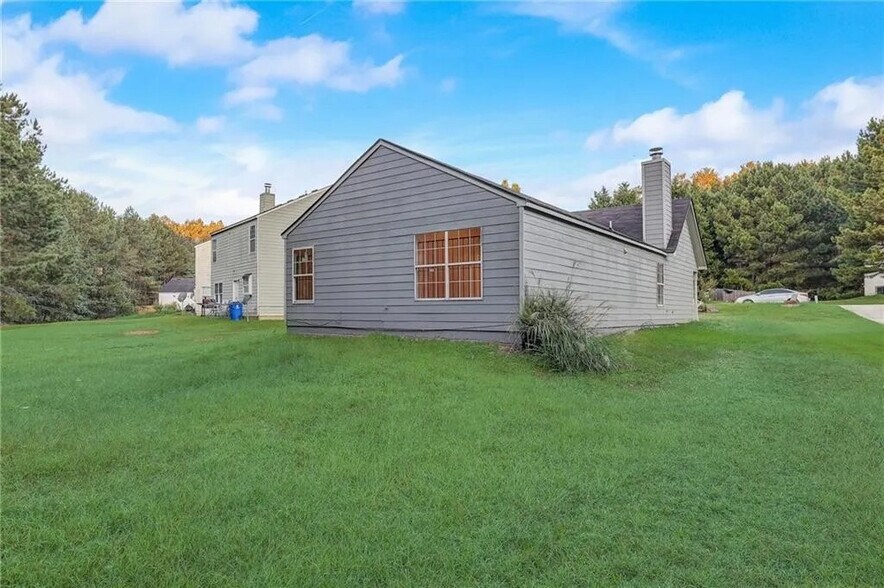 Building Photo - Room in House on Cypress Pointe Dr