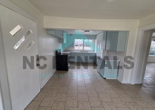 Building Photo - 312 Walter Chambers St