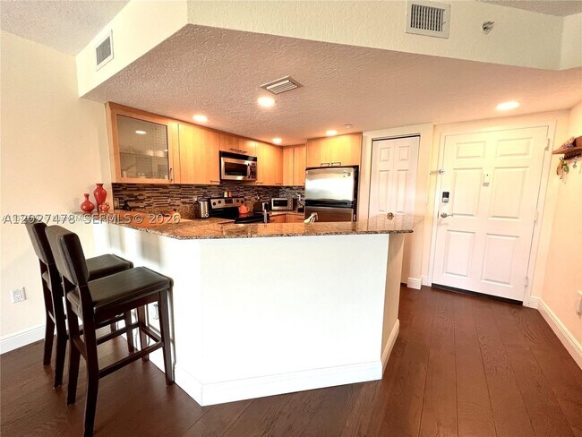 Building Photo - 201 Golden Isles Dr
