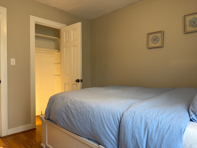 Building Photo - 505 Westbrook Dr