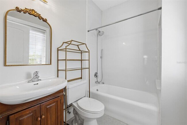 Building Photo - 2117 W Dekle Ave