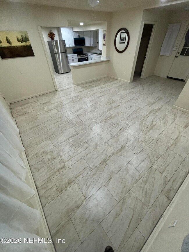 Building Photo - 2545 Lamee Ln