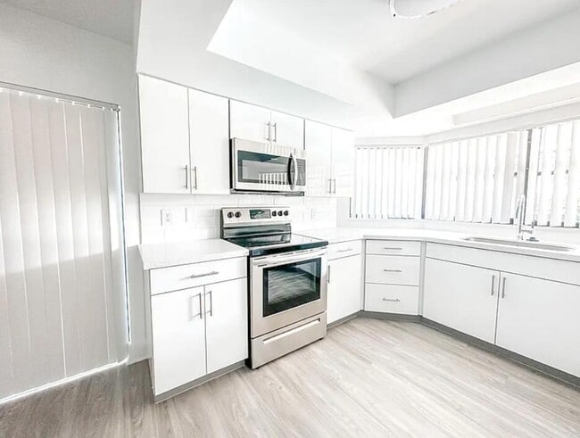 Building Photo - 3048 NW 27th Terrace