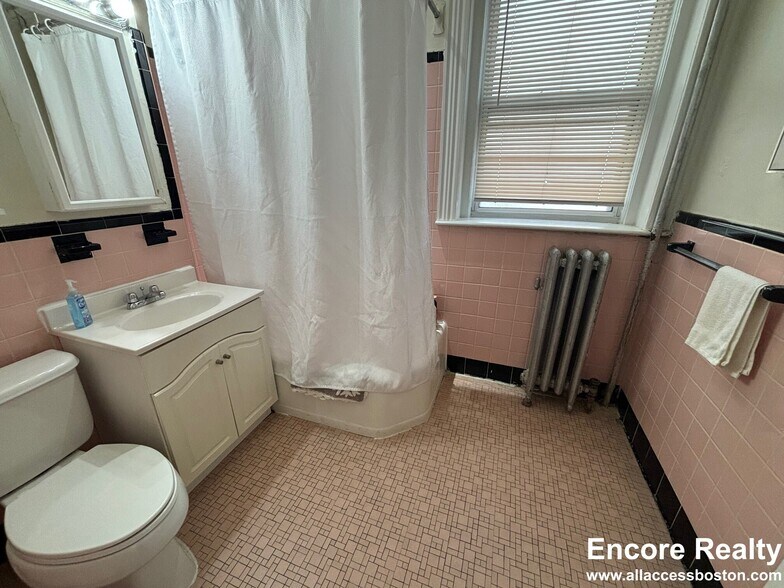 Building Photo - 22 Euston St