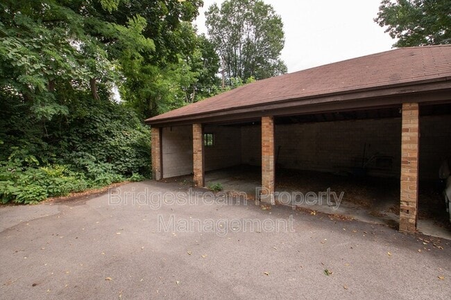 Building Photo - 1413 Old Ln Ave