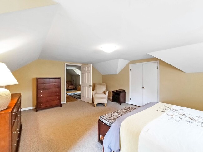 Building Photo - Short-term Rental. 4BR/3.5BA Cape Cod – Ov...