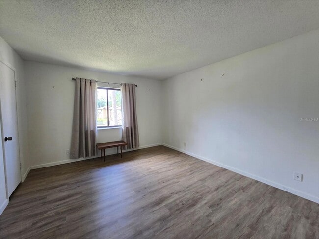 Building Photo - 623 Midway Dr