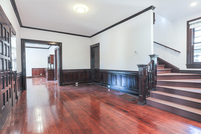 Building Photo - 2142 Portland St