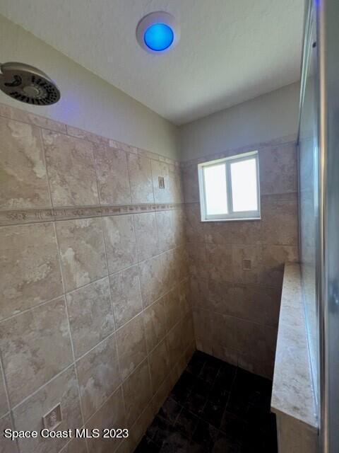 Building Photo - 2576 Southover Dr NE