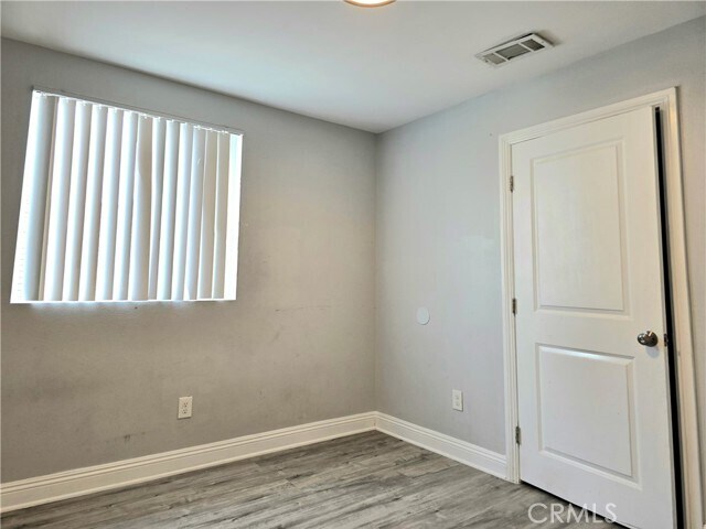 Building Photo - 715 W 58th St