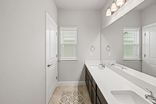 Building Photo - 129 Stone Cyn Dr