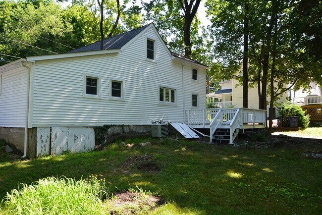Building Photo - 11 Tolman St