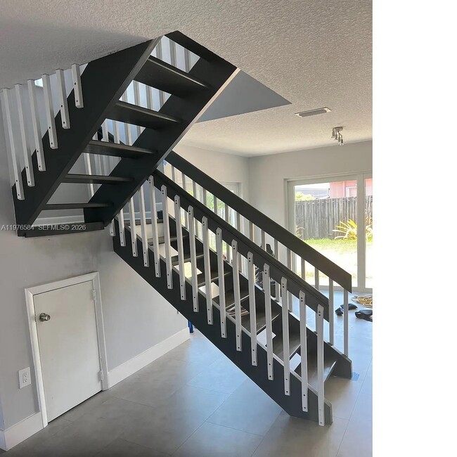 Building Photo - 274 SW 159th Terrace