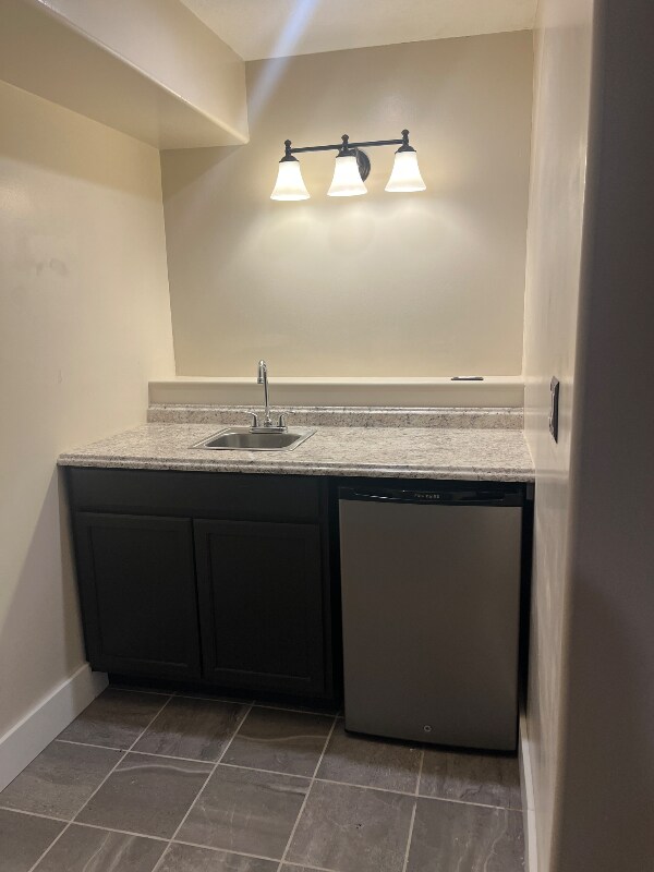 Building Photo - 6806 W 3rd St