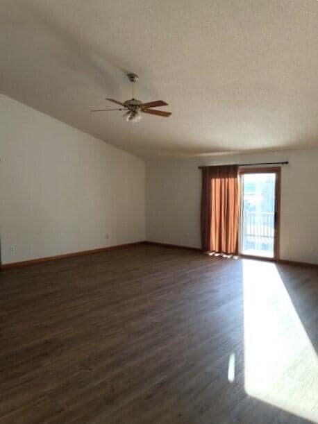 Building Photo - 364 Cottonwood Ln